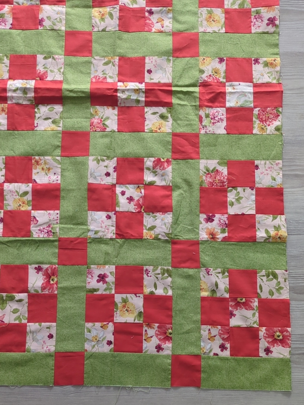 Handmade Unfinished Quilt Top UFO Floral Patchwork Green Red 30.5 x 53 - Picture 5 of 13
